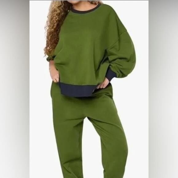 NWT $196 REVOLVE We Wore What SET crewneck sweatshirt & matching slim fit jogger - Picture 2 of 16